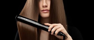 Молодая шатенка с длинными волосами использует стайлер Polaris PHSS 2595TAi Argan Therapy PRO